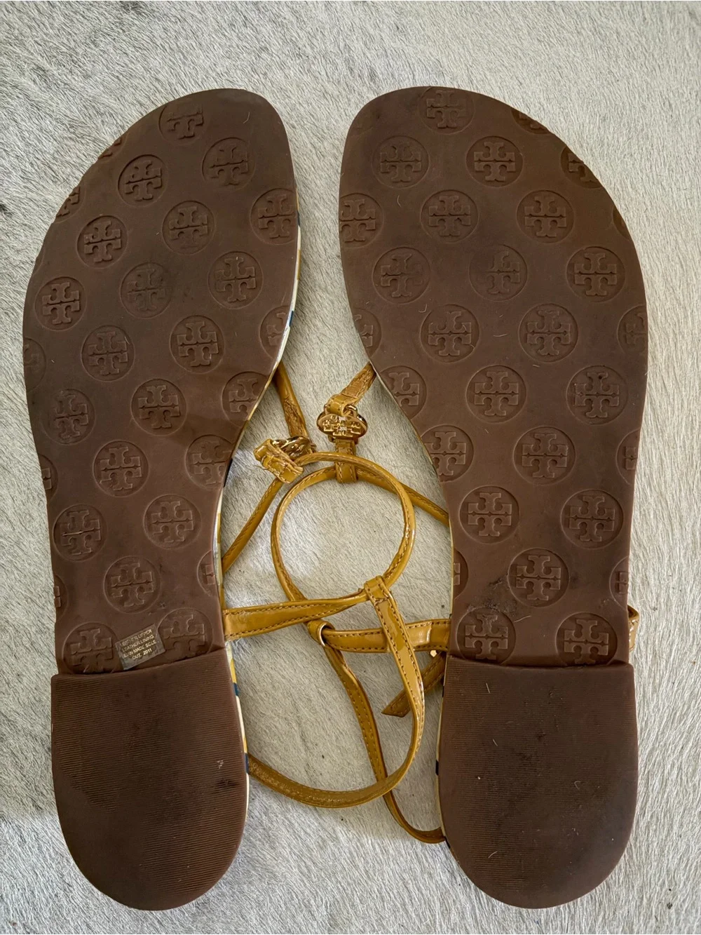 Tory Burch Yellow & Navy Patterned Insole Tan Logo Strappy Sandals